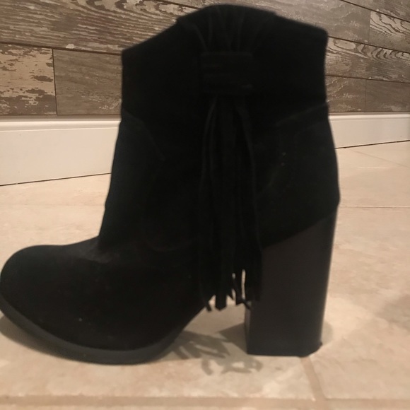 Southern Style Black Boot Heals - Picture 2 of 3